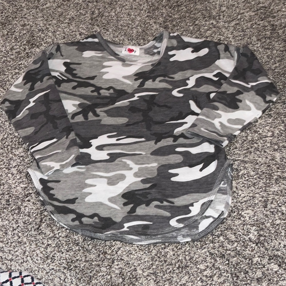 Girls Camouflage shirt size 5
